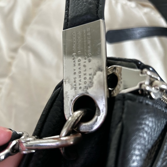 - Marc by Marc Jacobs cross body multi pocket ligurro leather bag LAST PRICE - Picture 7 of 8